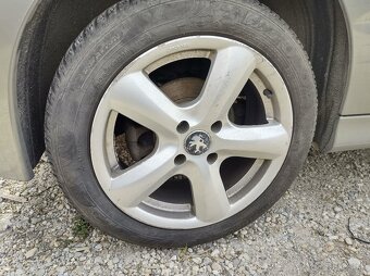 195/55 R16 Peugeot 4x108 - 5