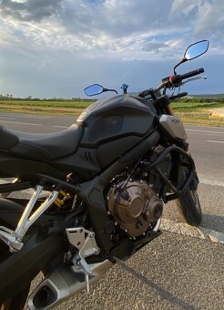 Honda CB650R 2022 - 5