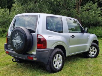 Mitsubishi Pajero 2.5 DI-D 4X4 UZÁVIERKA VEĽMI ZACHOVALÉ - 5