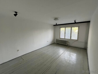 🏡 Predám slnečný 3-izbový byt s garážou – Kraskovo 🌞 - 5