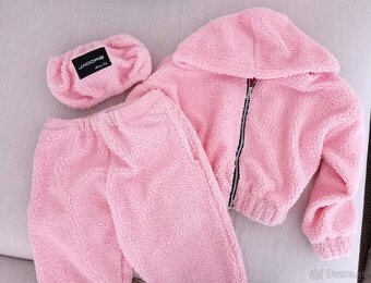 Teplá dámska svetlo ruzova suprava teddy s kapucnou NOVA - 5