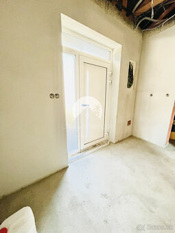 Reality KOMPLEX s.r.o., Vám ponúka na predaj moderný 4-izbov - 5