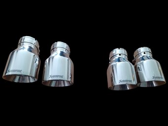 Leštená Nerezová univerzálna koncovka výfuku Logo Akrapovič - 5