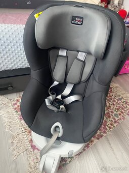 Predám otočnou auto sedacku Britax römer - 5