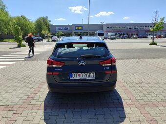 Hyundai i30 kombi 1.5 benzin 7/2022 45853km - 5