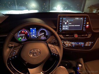 Toyota C-HR, 1.8 Hybrid, sivá metalíza - 5