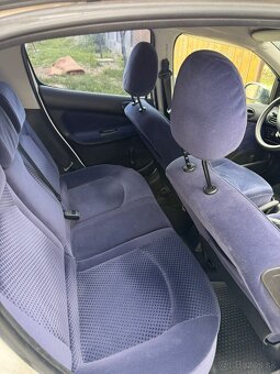 Predam auto peugeot 206 .1.4l - 5