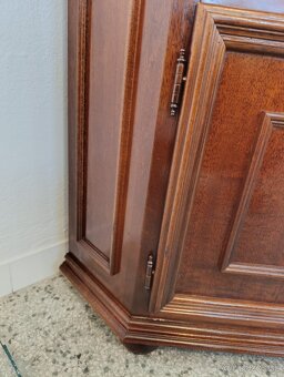 Rustikální rohová komoda, nábytek z masívu - 5