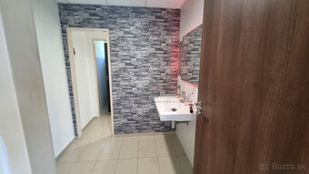 administratívna budova, pozemok - 5