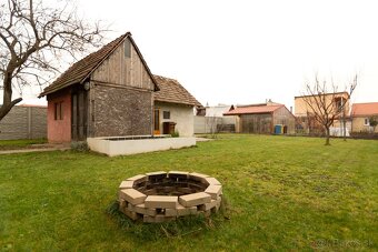 Kvalitne zrekonštruovaný dom vo Veľkých Kostoľanoch - 5