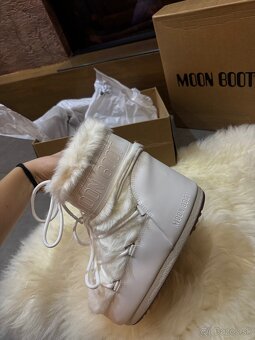 Moon Boots - 5