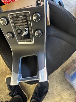 Predám panel klímy a rádia Volvo v60 s60 - 5