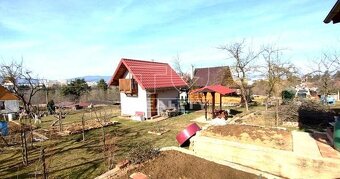NA PREDAJ ZÁHR.CHATA V DUBNICI NAD VÁHOM S VÝMEROU... - 5