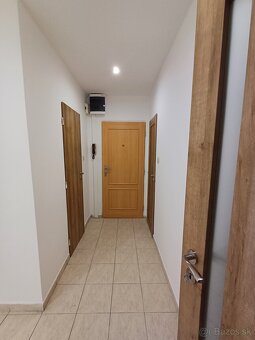 2 izbovy volny bl. centra - 5