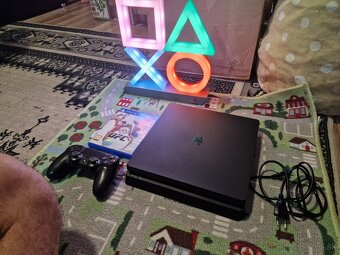Playstation 4 1 TB - 5