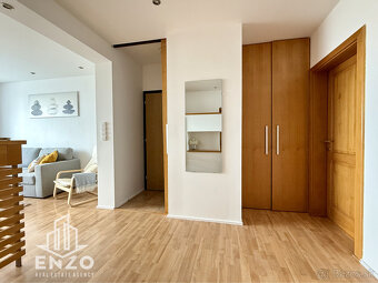 PRENÁJOM: Priestranný 4-izbový byt s výhľadom na hrad v cent - 5