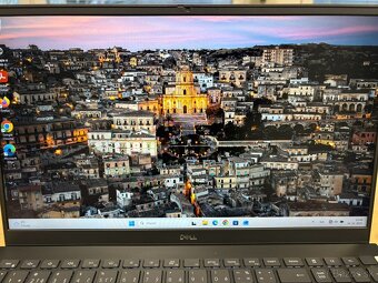 Notebook Dell Vostro 5502 - 5