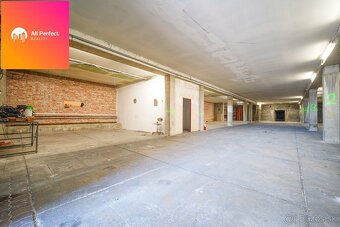 Obrovské skladové priestory so zázemím na prenájom - 5