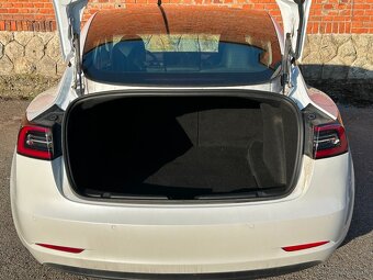 Tesla model 3 výkon 239 kW batéria 60kW - 5