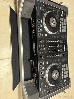 Mix pult Allen & Heath QU32 a DJ konzola Numark NS7 ii - 5