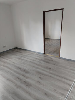 Priestranný 4-izbový byt s balkónom v tichej časti. - 5