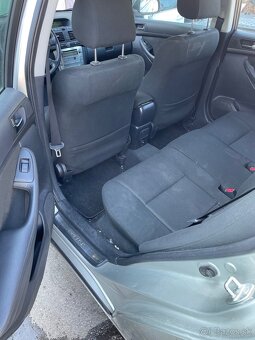 Toyota Avensis 1.8 benzín MT - 5