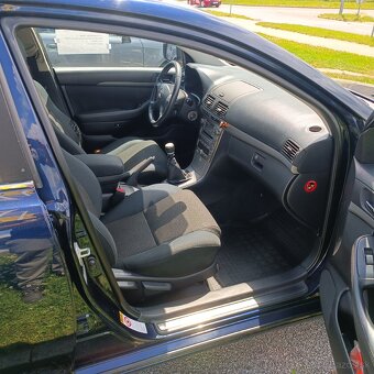 Toyota Avensis - 5