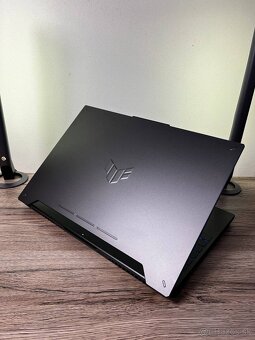 ASUS TUF Gaming / AMD Ryzen 7 7735HS / 32 GB / RTX 4060 - 5
