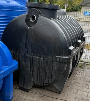 Plastová nádrž na vodu / septik - 5