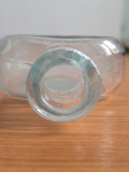 2 sklené fľaše spolu 5 € - 5