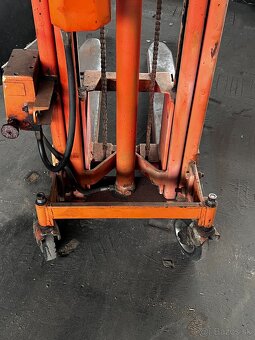 Ručne vedený manuálny hydraulický VZV - 5