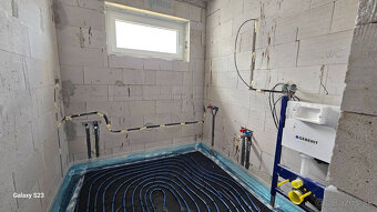 PREDAJ 3 IZB BYT 69,29 m² + balkón 4,89 m², novostavba holo - 5