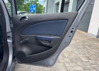 Opel Corsa 1.4i KLIMA benzín manuál 66 kw - 5