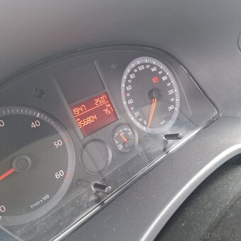 Predám volkswagen caddy 1.9TDI - 5