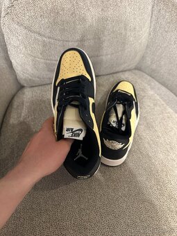 Nike Air Jordan 1 Low Travis - žlto/čierne - veľkosť 42 - 5