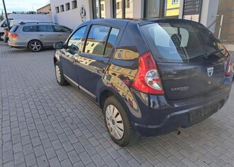 Dacia Sandero 1,2 Arctica benzín manuál 55 kw - 5