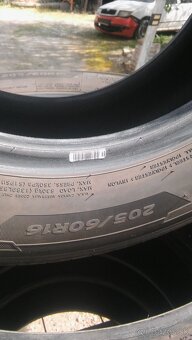 205/60r16 - 5