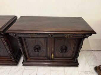 Starožitné skříně Henri II. - 5