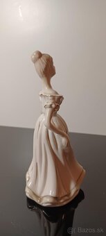 Porcelánová stará soška dáma - 5