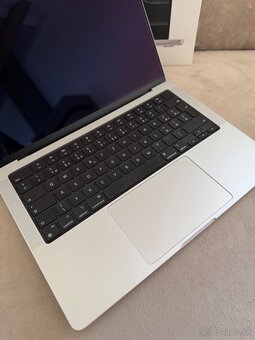 MacBook Pro 14″ M4 Pro, 24 GB RAM, 512 GB SSD - 5