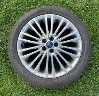 Zimný komplet Ford 245/45 R19 - 5