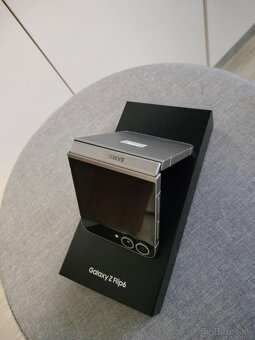 Samsung Galaxy z Flip 6 - 5