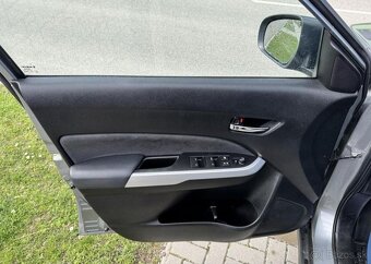 Suzuki Vitara 1.6 VVT 4WD FULL LED, PANORAMA benzín manuál - 5