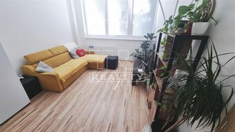 Komplet zrekonštruovaný 2.izb.byt v centre Senice. - 5