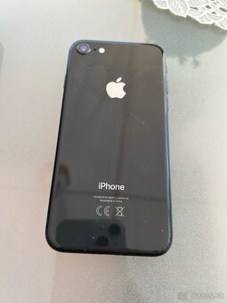 Predám Apple iPhone 8 64 GB space grey+ ochranný obal - 5