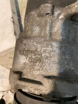 Predám klimakompresor z VW - 5