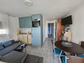 Chorvátsko 2 izbový apartmán 100 m od mora ostrov VIR - 5