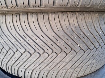 235/45 R19 letne - 5