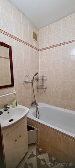 Ponúkam na prenájom 2 izbový byt s balkónom sídlisku Podhrad - 5