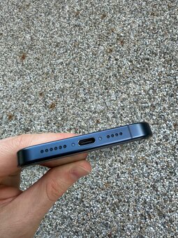 IPhone 15 pro Max - baterie 100% - 5